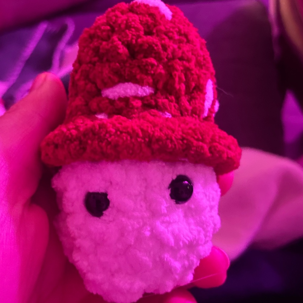 Mushroom man tipped tophat amigurumi
